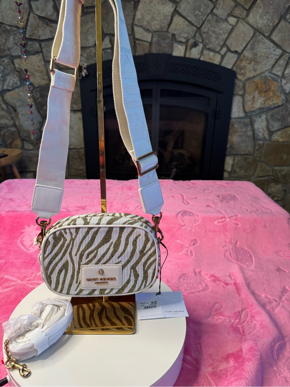 Kurt Geiger London Chiswick Camera Crossbody Bag NWT - Picture 4 of 8
